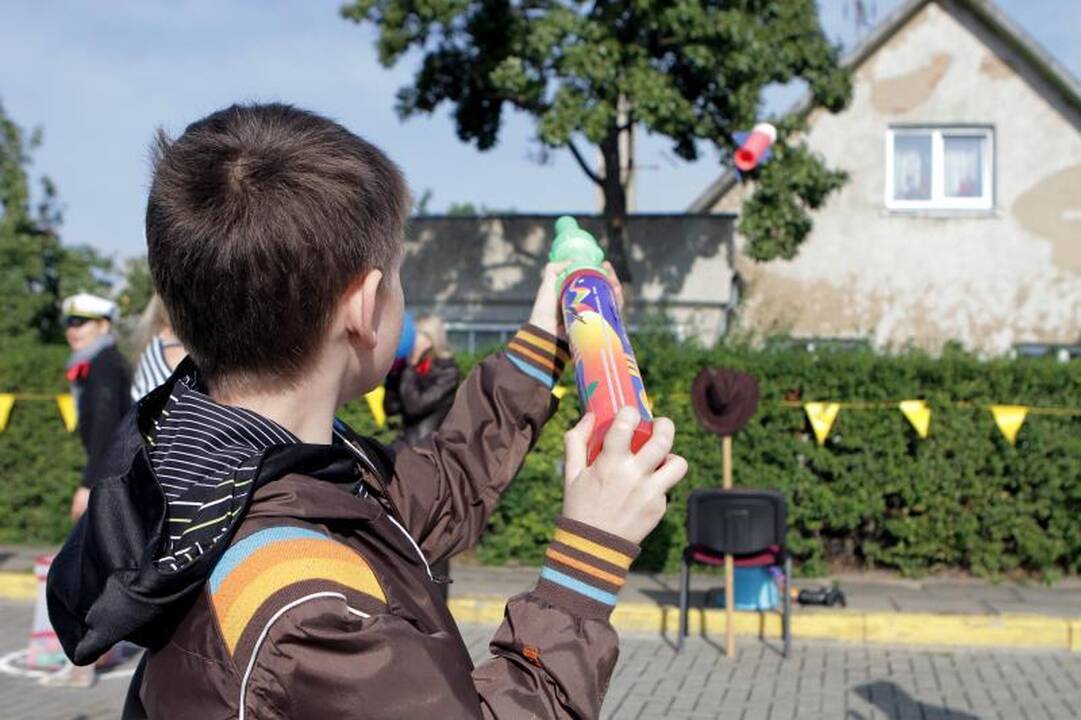 Saulėtą rudens dieną Melnragėje pramogavo šeimos