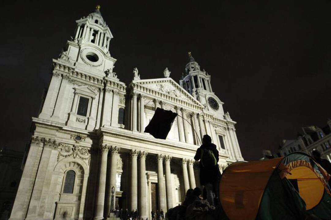 Londone baigta ardyti antikapitalistinio „Occupy“ judėjimo stovykla