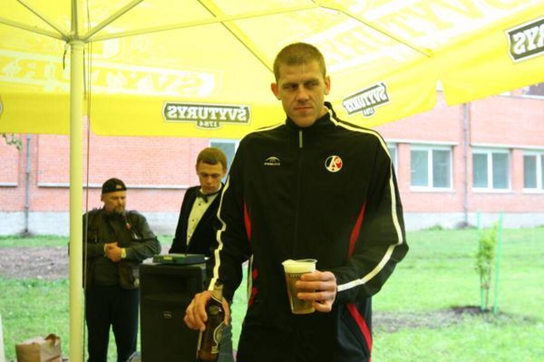„Lietuvos ryto“ pergales primins ąžuolų parkas