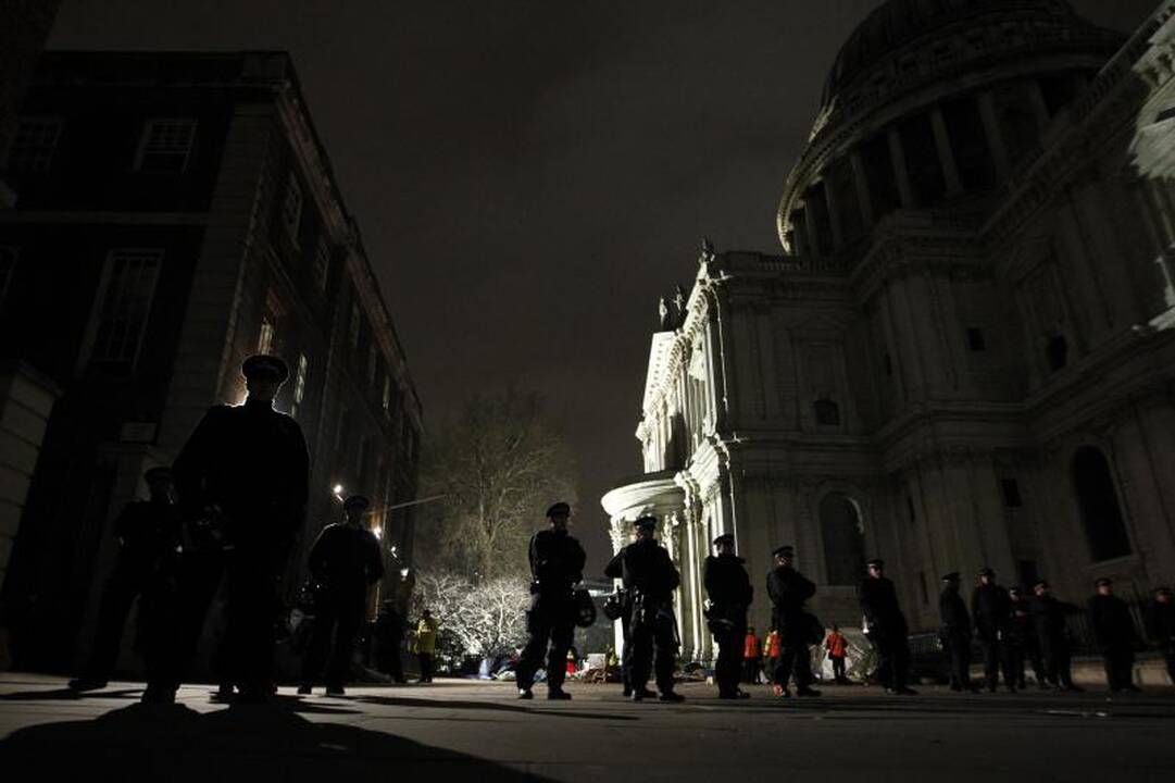 Londone baigta ardyti antikapitalistinio „Occupy“ judėjimo stovykla