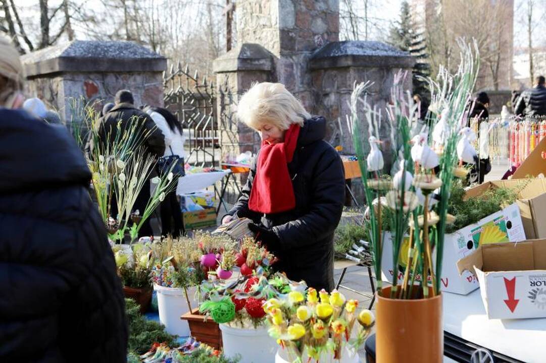 Jaunimo mišiose mažieji klaipėdiečiai raginti netramdyti gerų emocijų