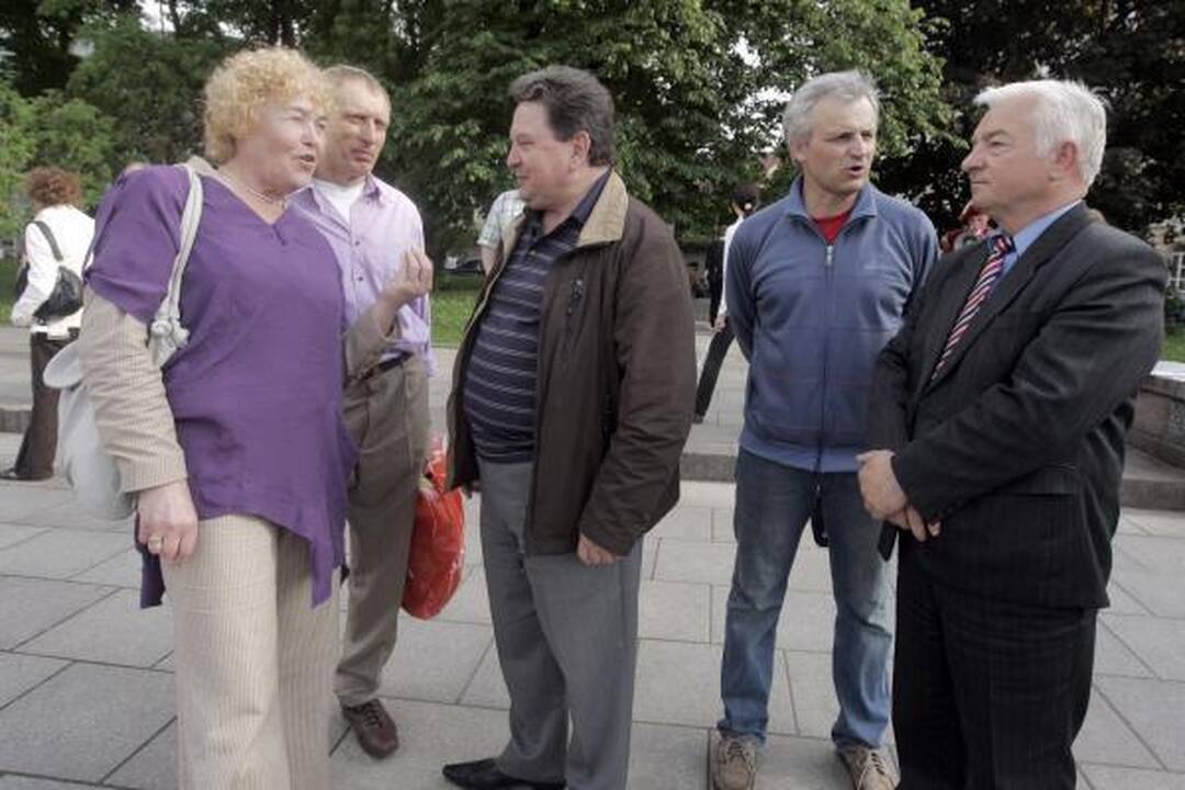 Tarptautinė vaikų gynimo diena – su violetiniu atspalviu
