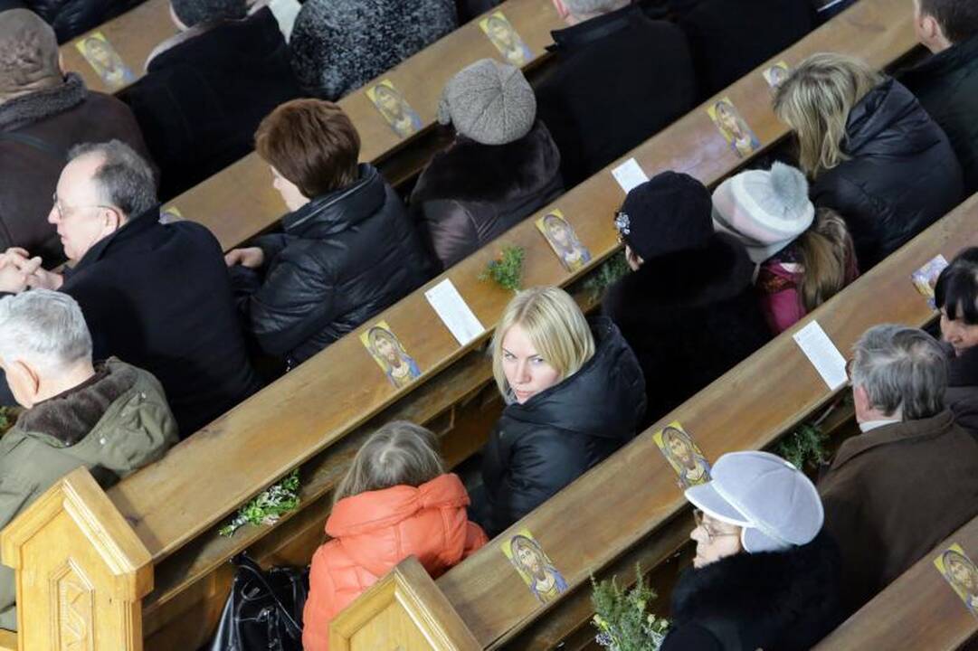 Jaunimo mišiose mažieji klaipėdiečiai raginti netramdyti gerų emocijų