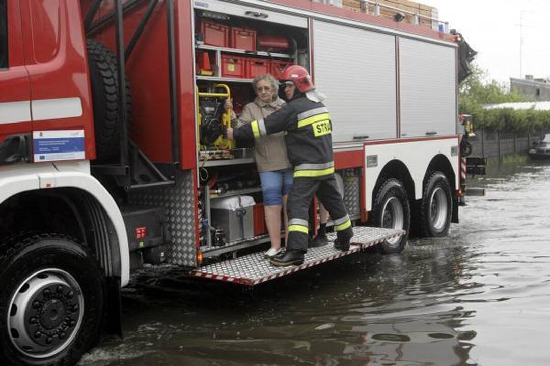 Lenkijoje vandens stichija nusinešė devynias aukas 