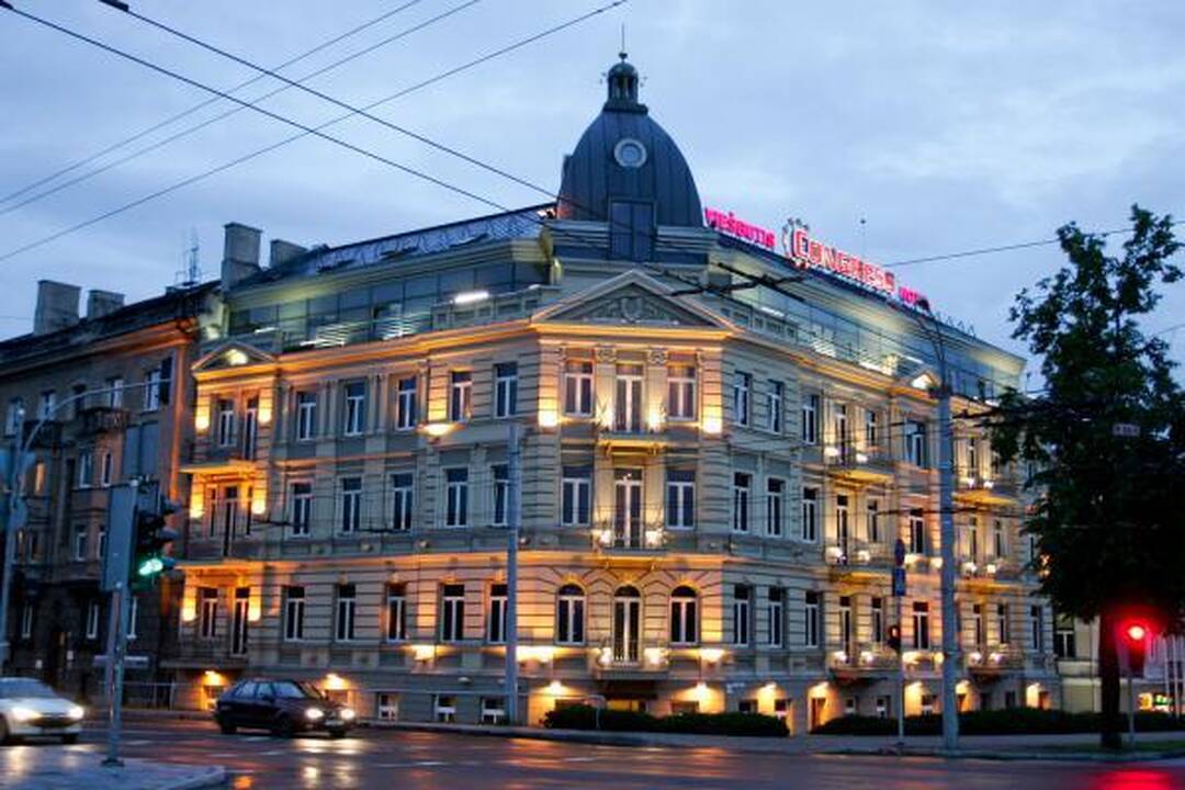 Viešbučiai ir restoranai tęs protestus