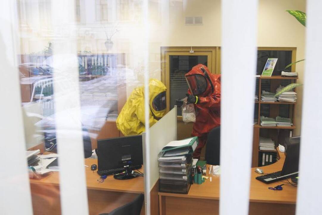 Vilniaus centre rastas vokas su neaiškaus turinio medžiaga