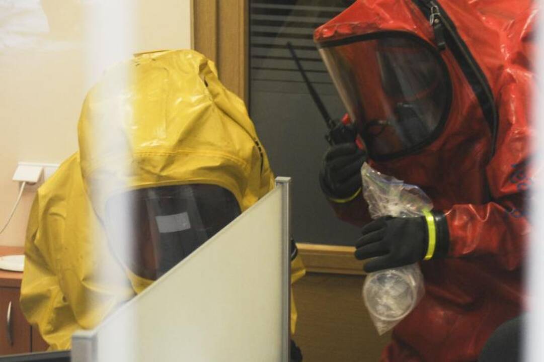 Vilniaus centre rastas vokas su neaiškaus turinio medžiaga