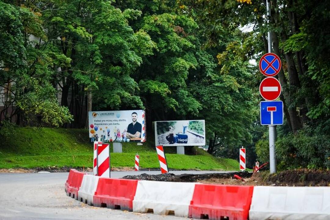 Parodos kalnu          vėl rieda autobusai 