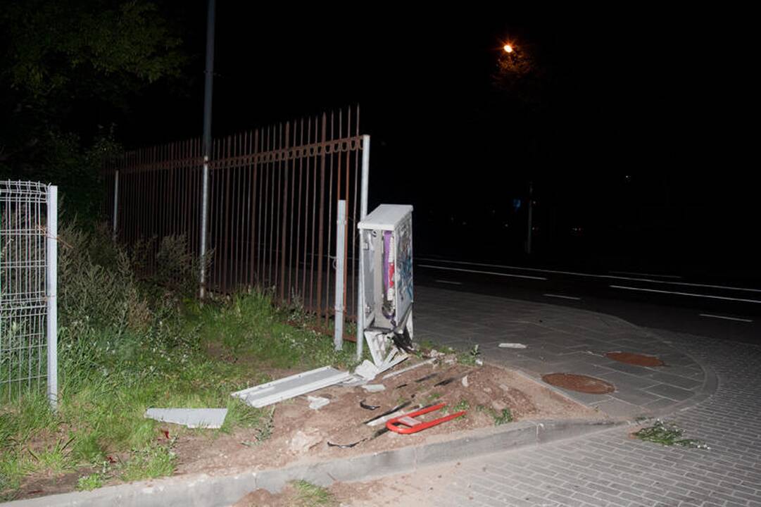 Automobilio statymo naktį atbulai ypatumai