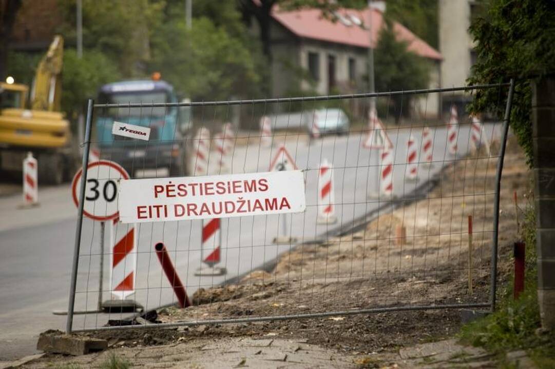 Parodos kalnu          vėl rieda autobusai 