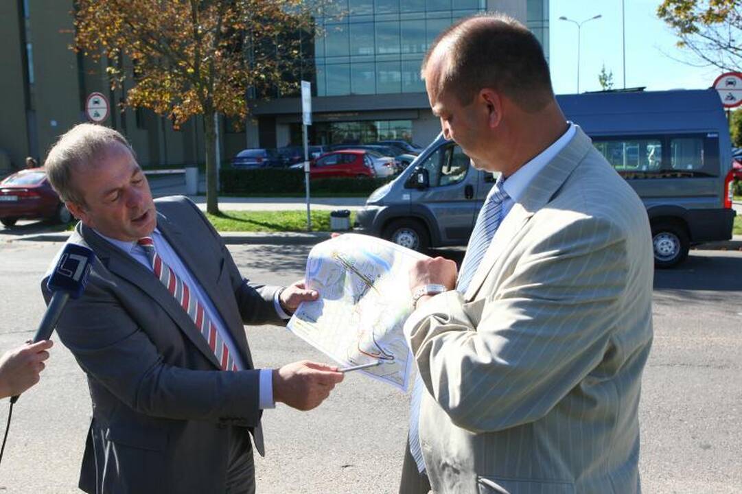 Vilniaus senamiesčio gatvėmis rieda 4 autobusai