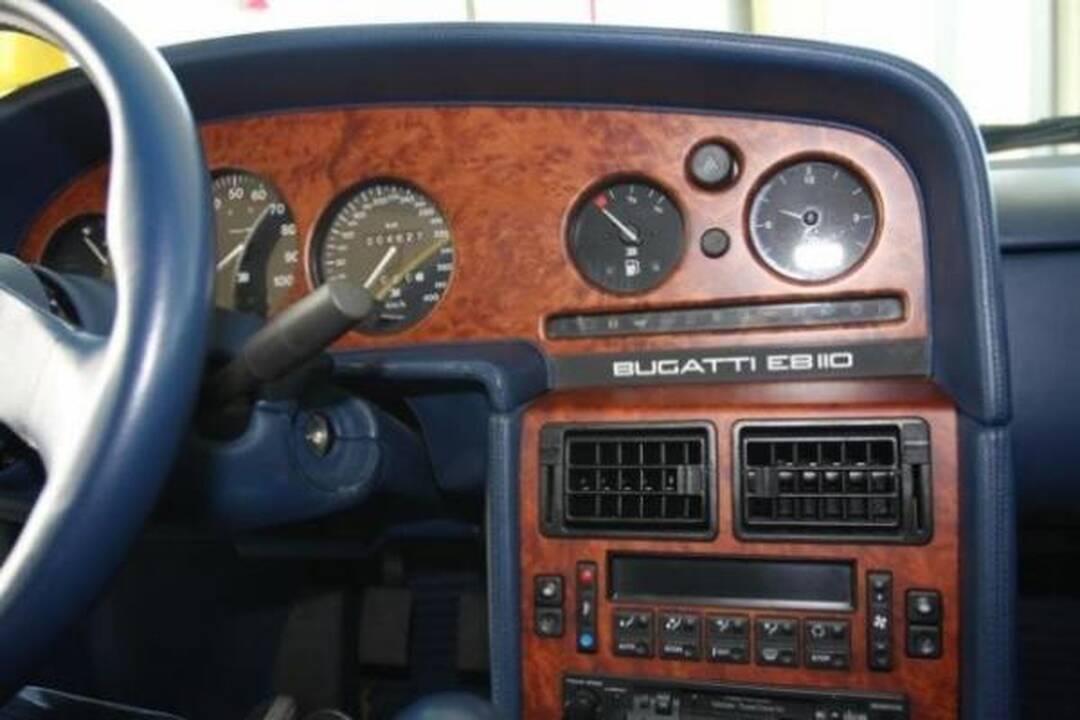 M. Schumacherio „Bugatti“ – aukcione