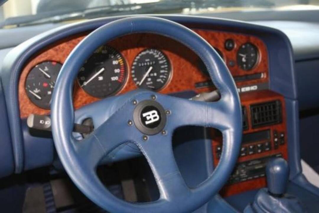M. Schumacherio „Bugatti“ – aukcione