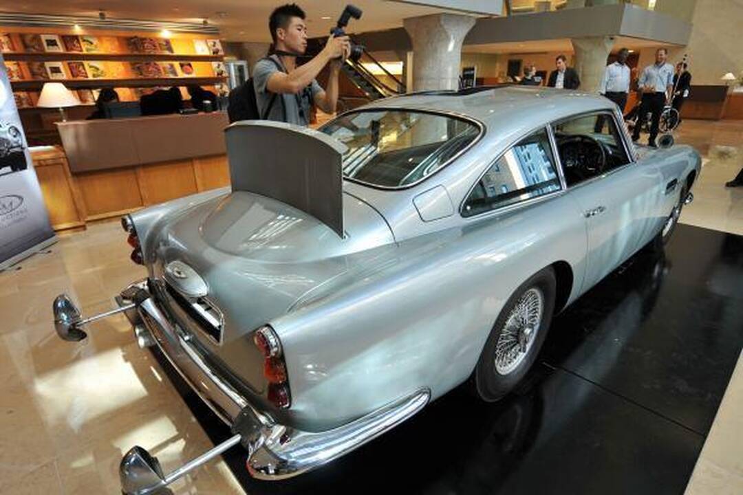 Agento 007 ratai - aukcione