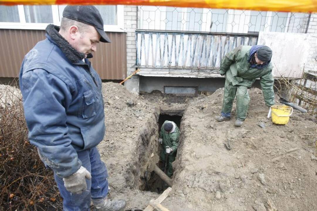 Šilutės plente – avarija kanalizacijos sistemoje 