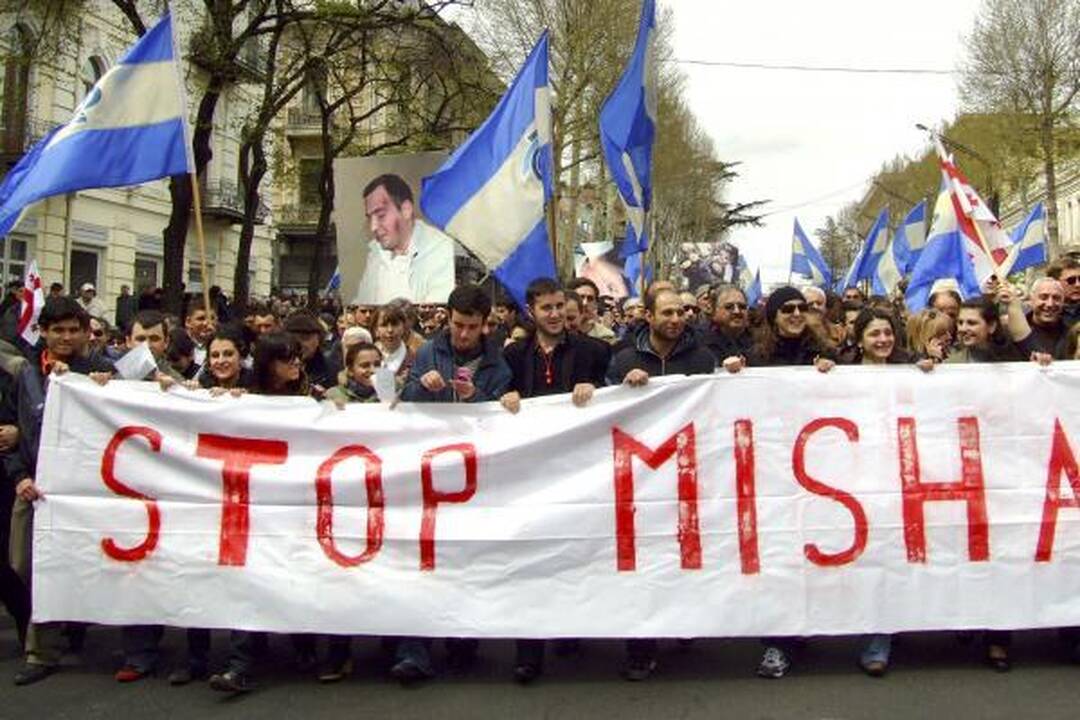 Gruzijoje vyksta masiniai protestai (papildyta)