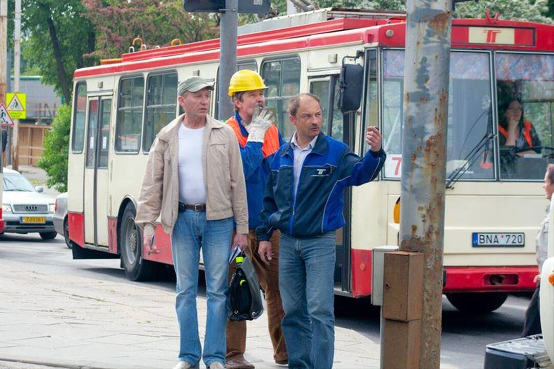 Vilniuje valandą buvo paralyžiuotas troleibusų eismas