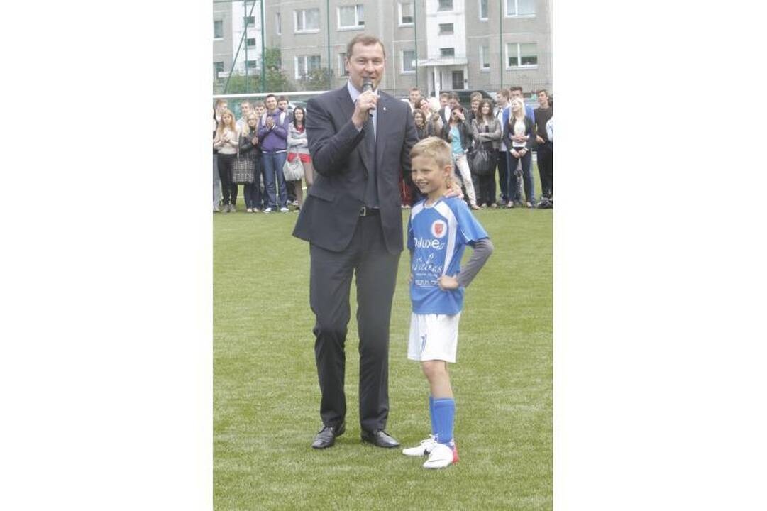 Fabijoniškėse vartus atvėrė naujas futbolo stadionas