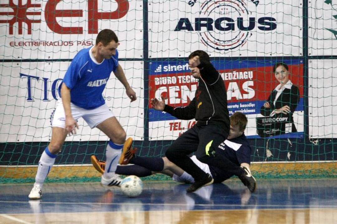 Klaipėdos salės futbolo čempionai paaiškėjo tik po baudinių 