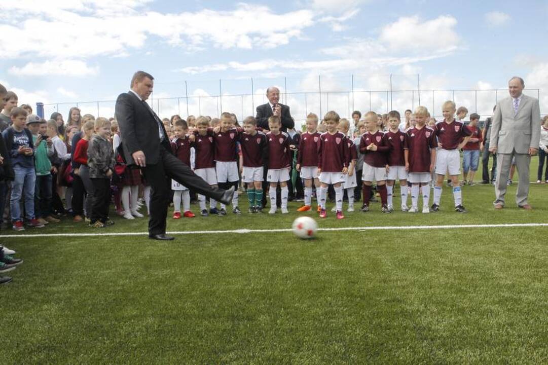 Fabijoniškėse vartus atvėrė naujas futbolo stadionas