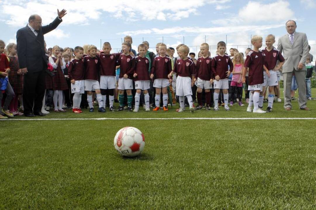 Fabijoniškėse vartus atvėrė naujas futbolo stadionas