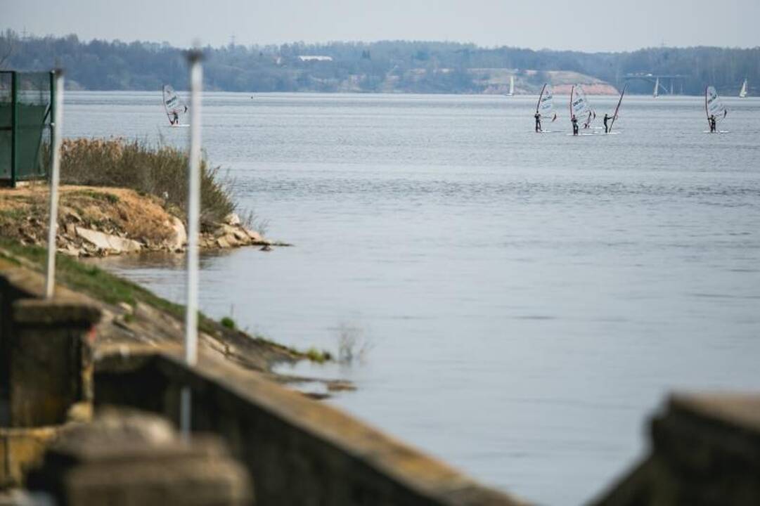 Rastas granatas vaikai parsinešė į namus   