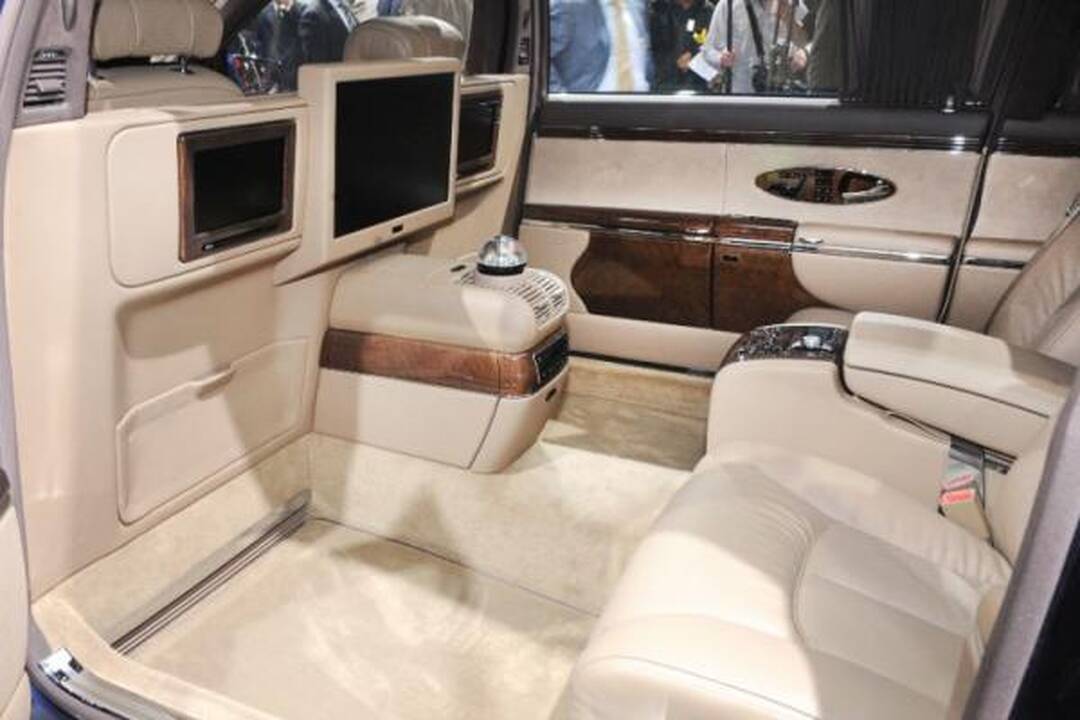 Pekino automobilių paroda: beveik nepasikeitęs „Maybach“ 