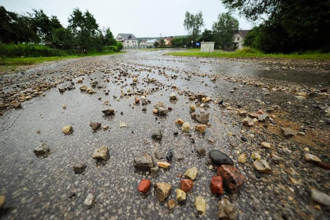 Kauniečiams vairuotojams – naktinės liūties išbandymai