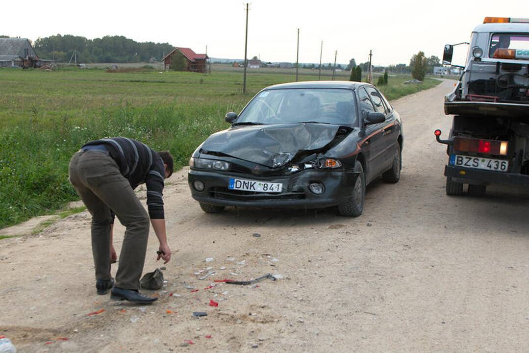 Vilniaus rajone mirtinai sužalotas automobilį kelyje remontavęs vyras