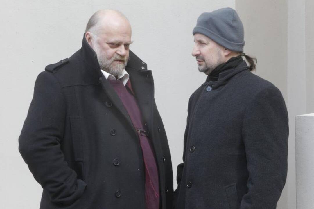 Simboliška: balandžio sniegas išlydėjo M. Martinaitį į amžinybę
