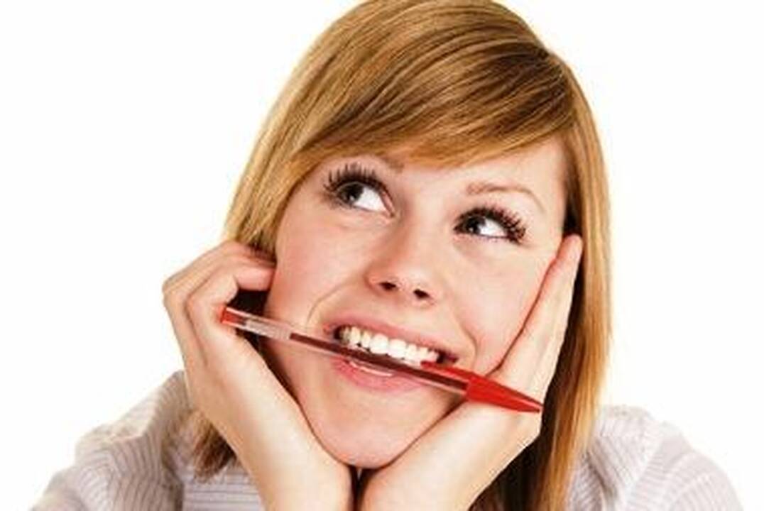 Kaip grauždami rašiklį galite apkrėsti savo kolegą?