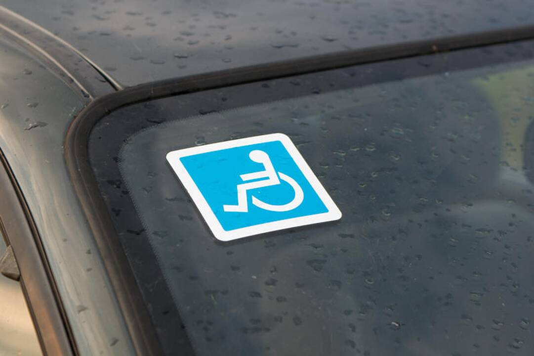 Vilniaus rajone mirtinai sužalotas automobilį kelyje remontavęs vyras