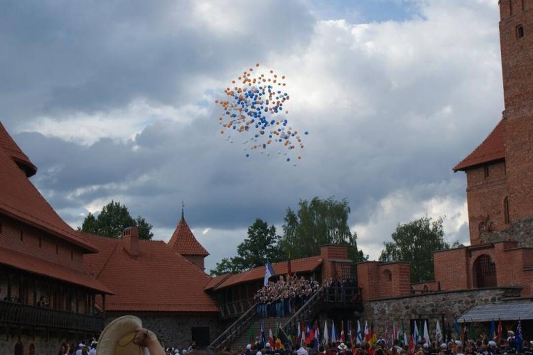 Pajėgiausi jaunieji pasaulio irkluotojai pradėjo kovas Trakuose