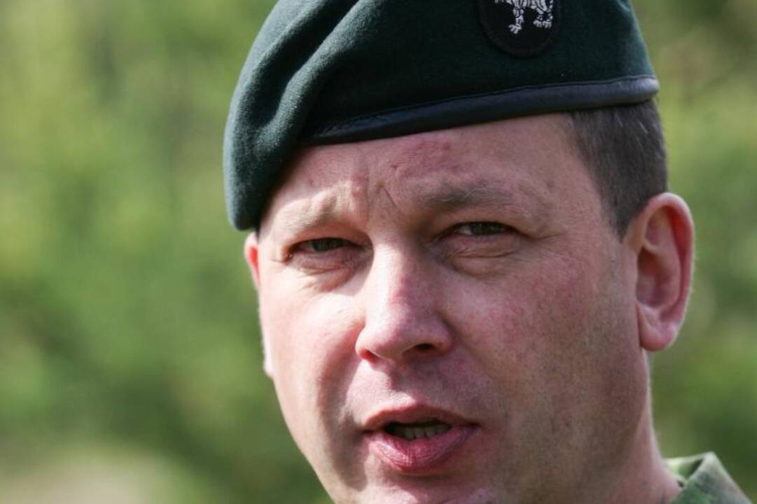Jungtinio štabo viršininkui V.Tamošaičiui prisegti generolo antpečiai