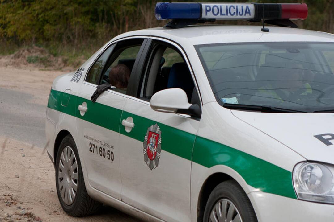 Po visą savaitgalį vykusių gaudynių vairuotojas įkliuvo girtas