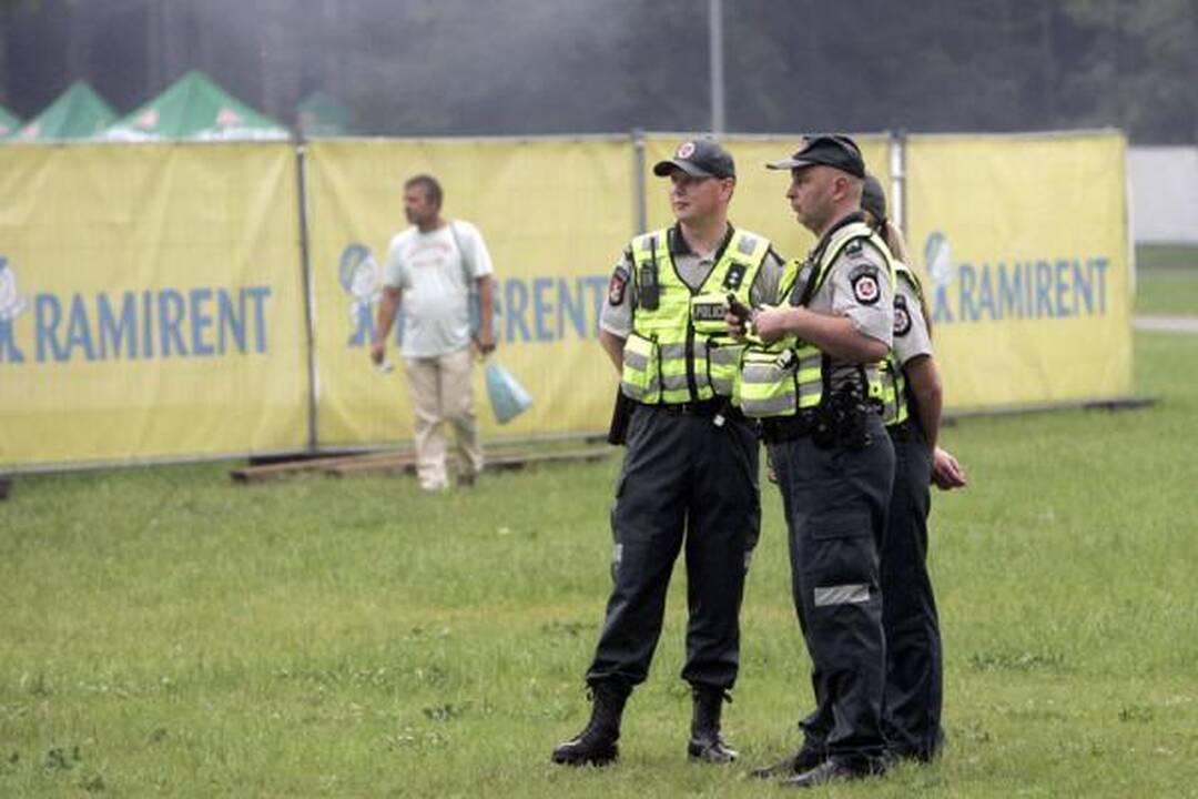 R.Stewarto koncertą lydėjo žaibai