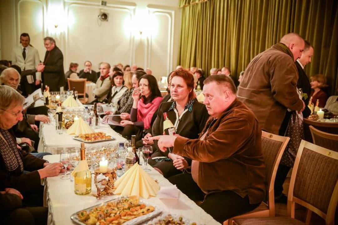 Įsimintiniausiam miesto menininkui D. Kajokui – dainos ir gėlės
