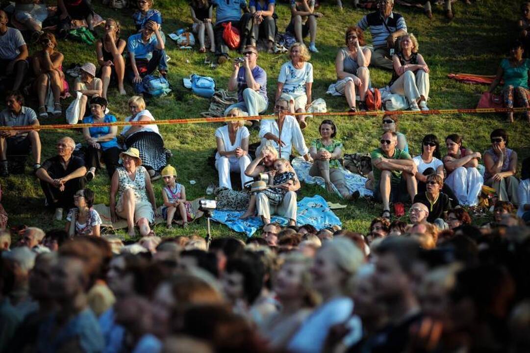 „Operetę Kauno pilyje“ lydėjo saulės ir gerbėjų šiluma