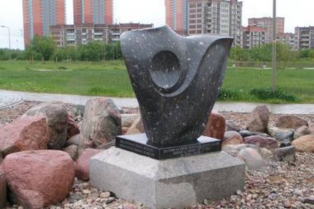 Dėl senovinio antkapio - į teismą