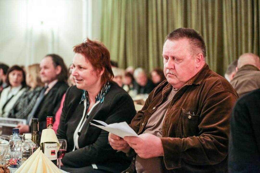 Įsimintiniausiam miesto menininkui D. Kajokui – dainos ir gėlės