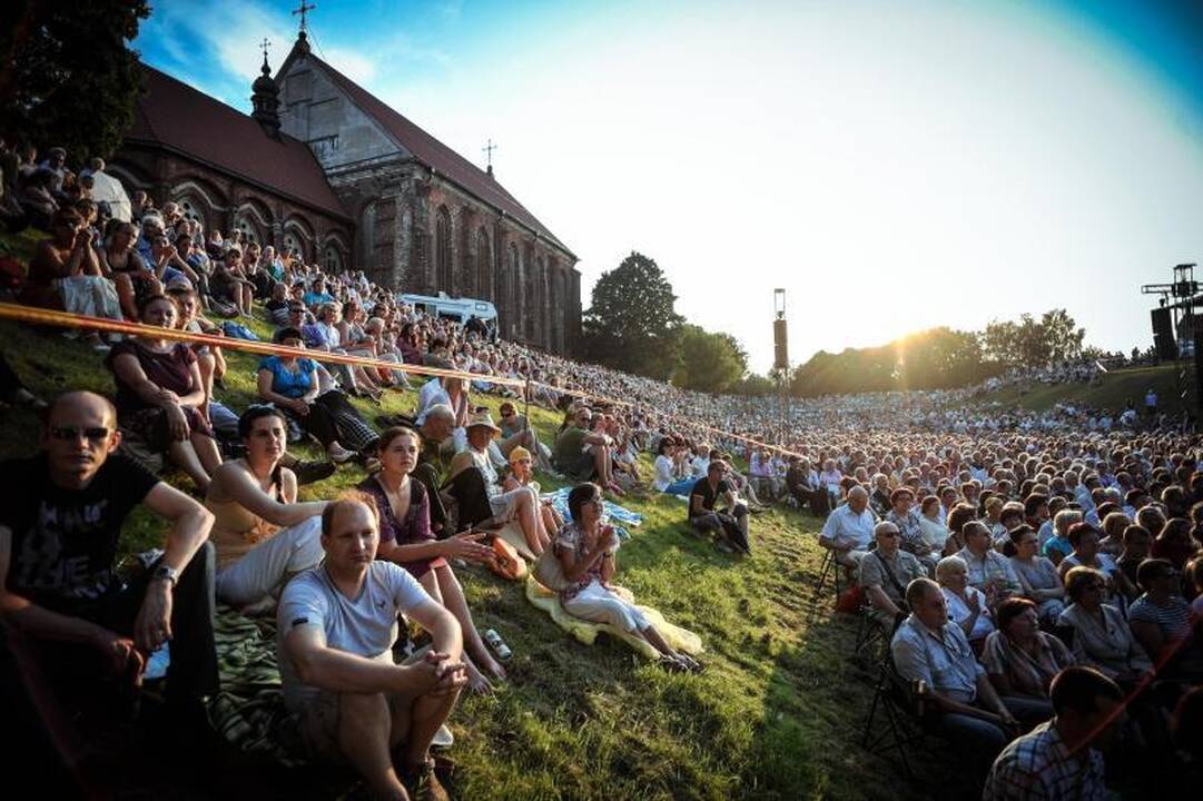 „Operetę Kauno pilyje“ lydėjo saulės ir gerbėjų šiluma