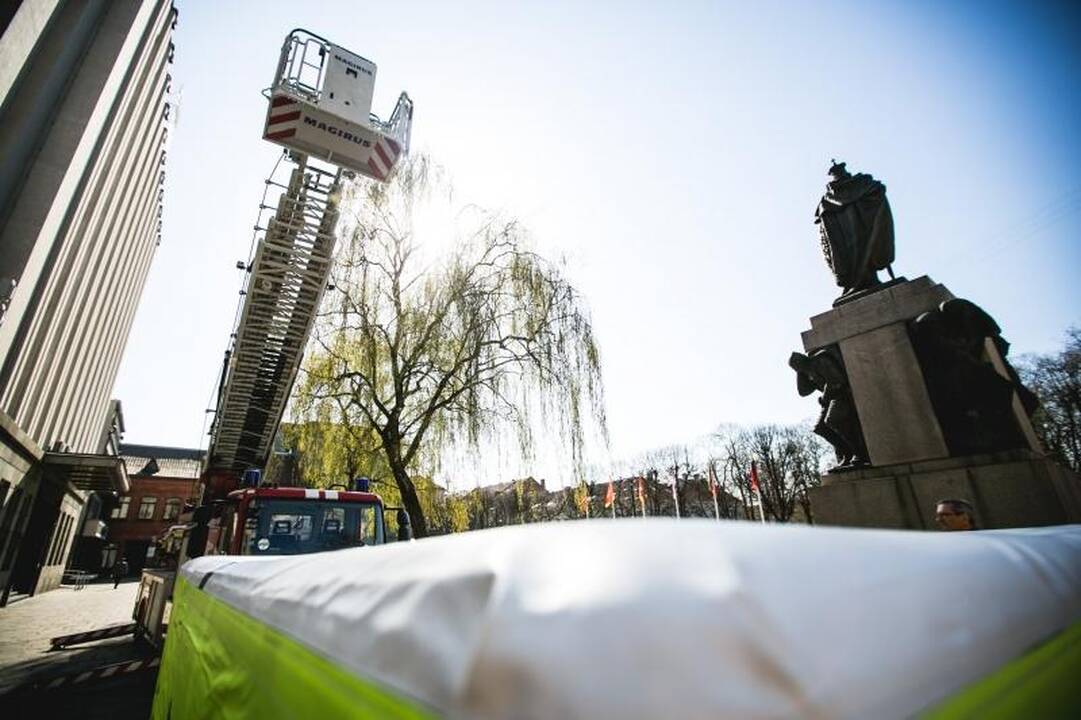Šilainių tragedijos pamokos: ugniagesiai išbandė naują oro pagalvę