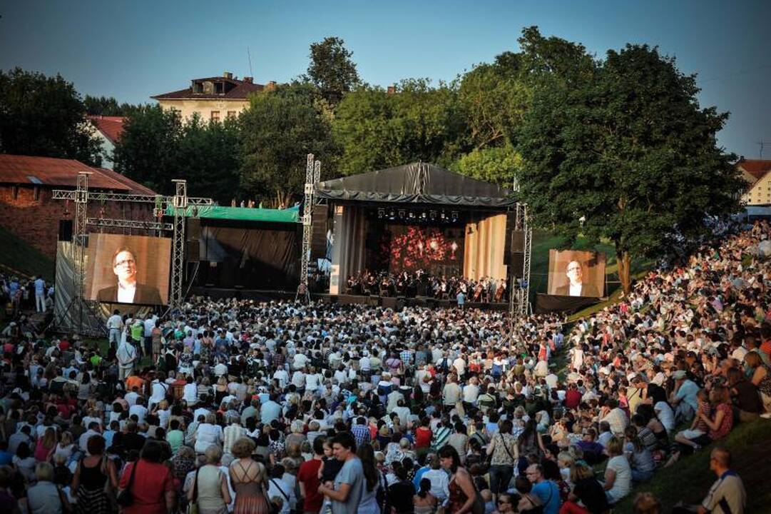 „Operetę Kauno pilyje“ lydėjo saulės ir gerbėjų šiluma