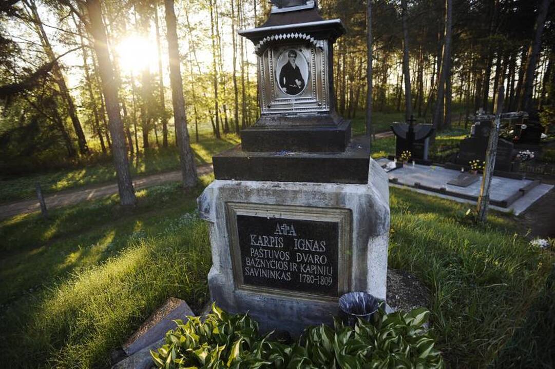 Gaisras sunaikino Paštuvos bažnyčią Kauno rajone   