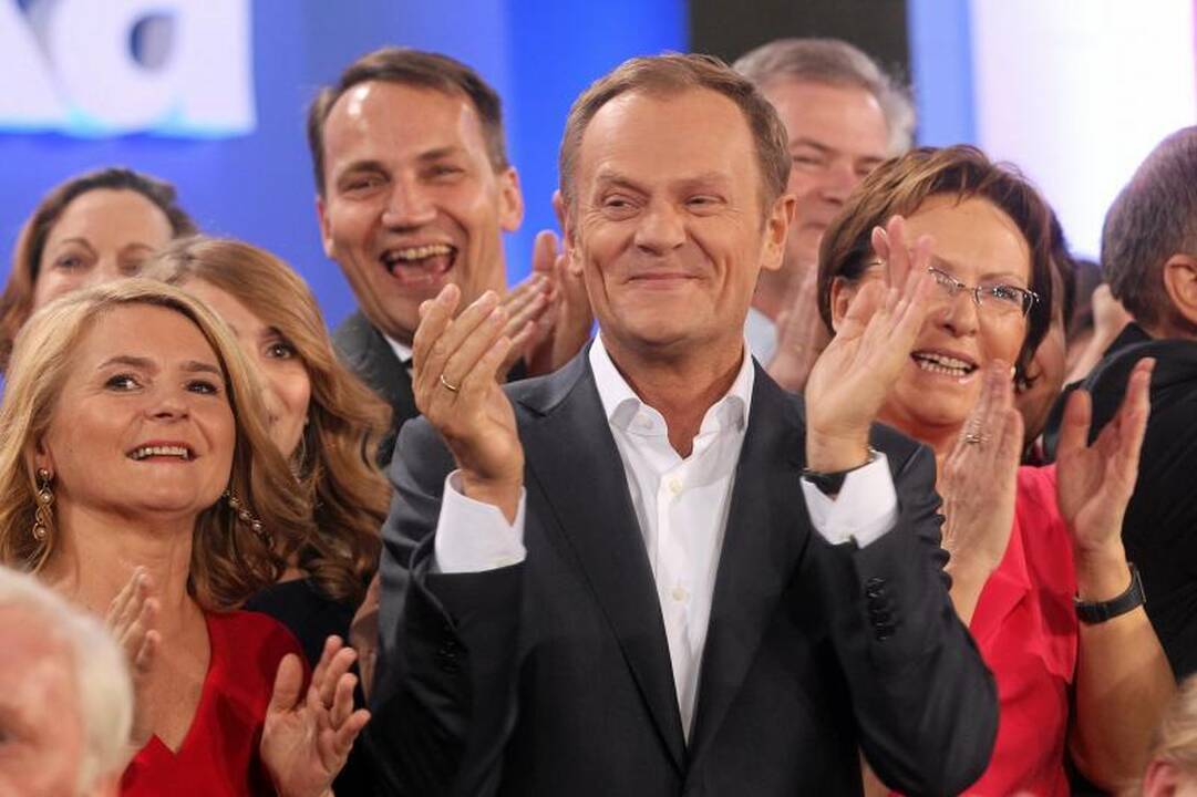 Lenkijos premjeras D.Tuskas pasiekė istorinę rinkimų pergalę