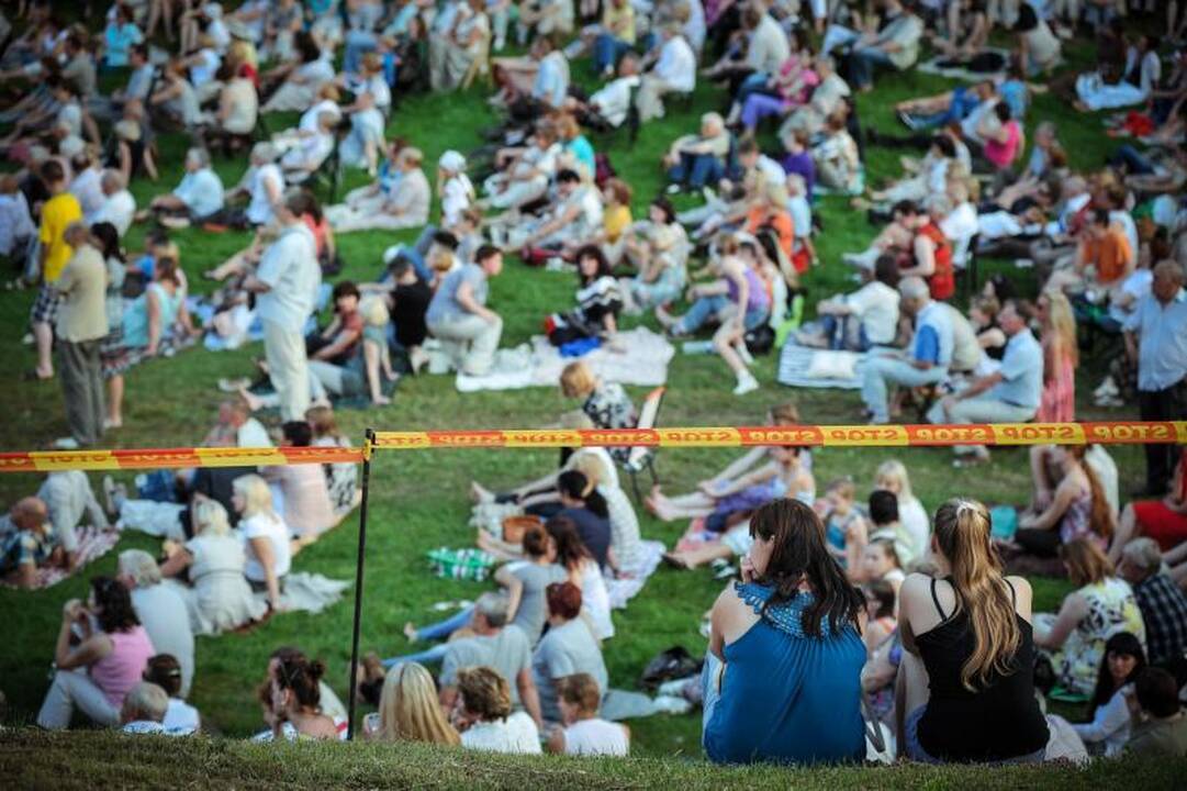 „Operetę Kauno pilyje“ lydėjo saulės ir gerbėjų šiluma