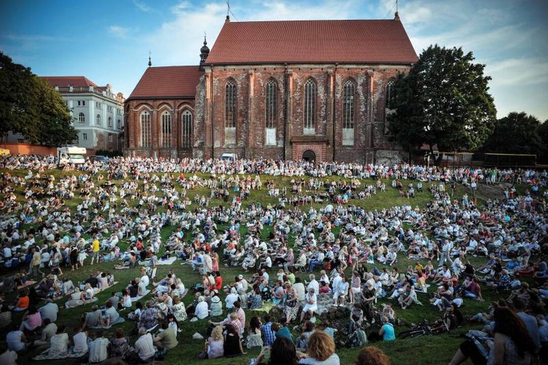 „Operetę Kauno pilyje“ lydėjo saulės ir gerbėjų šiluma