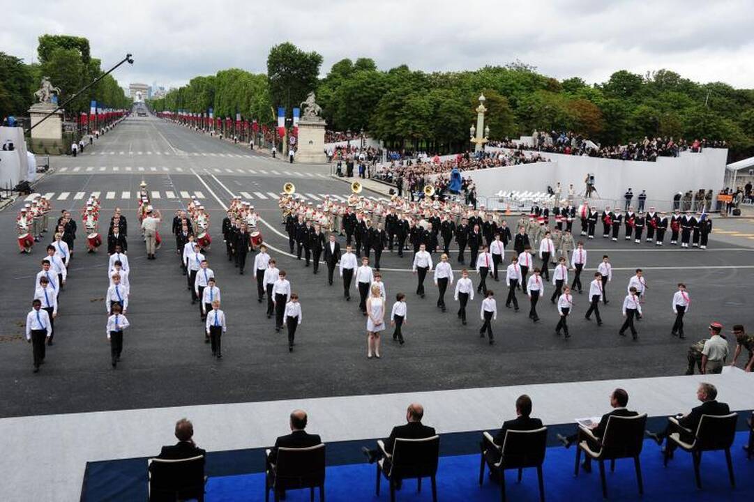 Prancūzija šventė           Bastilijos dieną