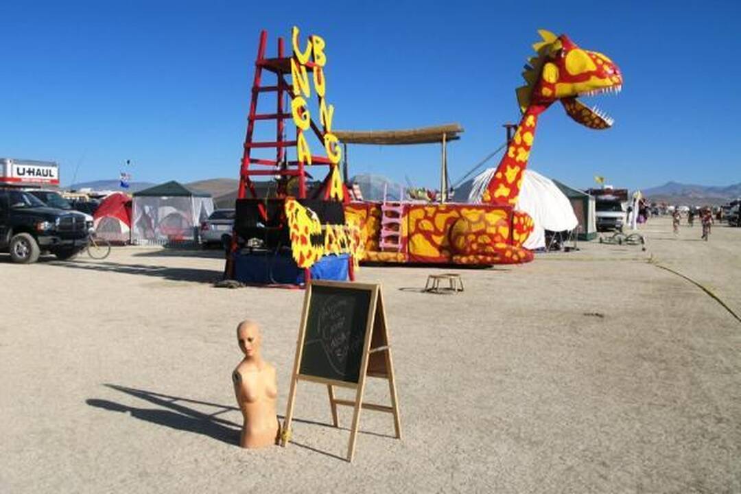 Lietuviai „Burning Man“ festivalio dalyvius vaišins bulviniais blynais