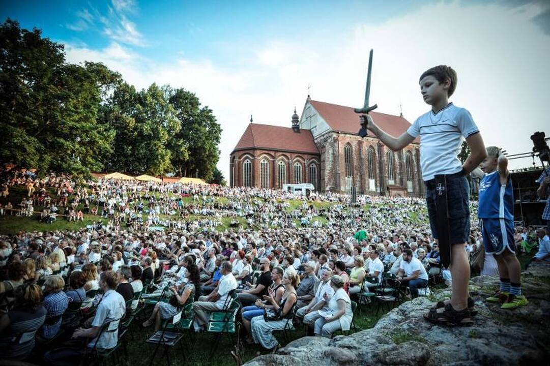 „Operetę Kauno pilyje“ lydėjo saulės ir gerbėjų šiluma